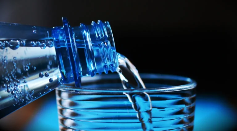 3 Reasons Why It Is So Important To Drink Water (Even If We Are Not Thirsty)