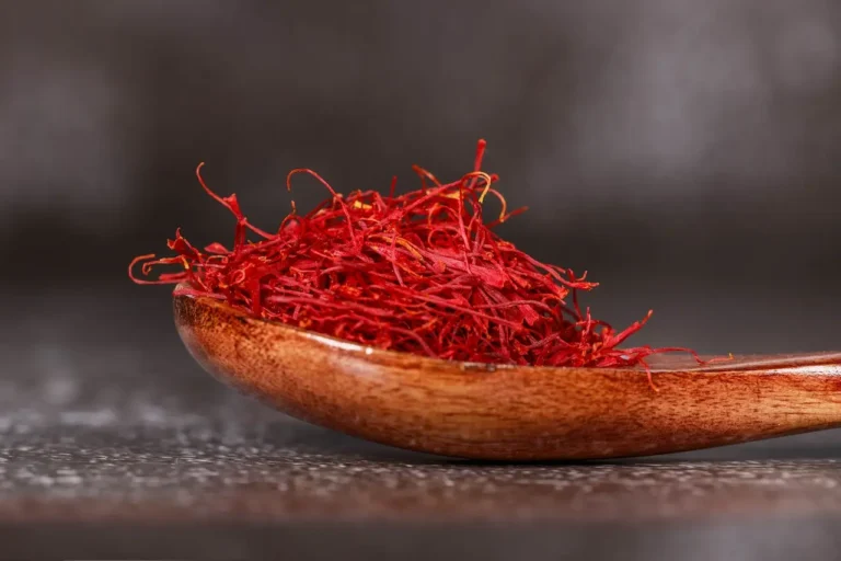 7 Benefits Of Saffron: What It Is Used For And How To Consume It To Improve Your Health