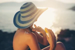 Tips To Protect Your Skin From The Sun’s Rays And Avoid Damage